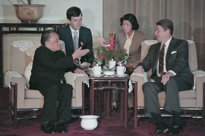 Framed Print : Chinese Leaders Meeting with President Ronald Reagan Framed Print : Chinese Leaders Meeting with President Ronald Reagan