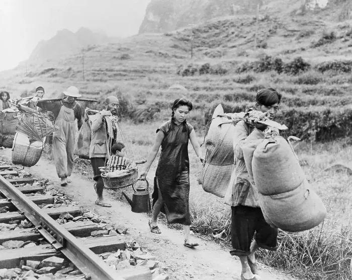 Framed Print : Chinese Refugees in 1944