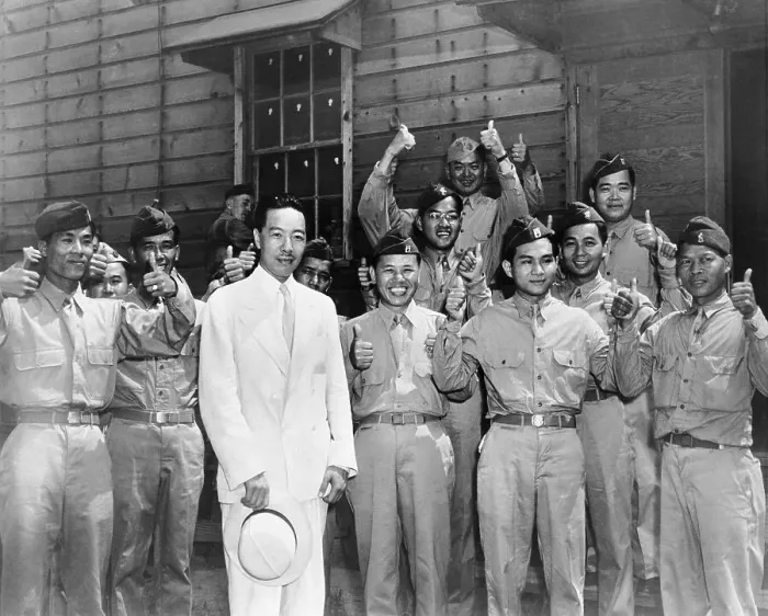 Framed Print : Chinese Soldiers Give Victory Salute Framed Print : Chinese Soldiers Give Victory Salute