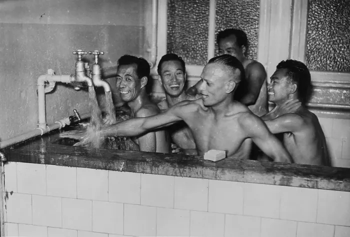 Framed Print : Chinese Team Bath Framed Print : Chinese Team Bath