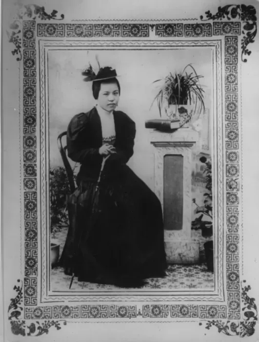 Framed Print : Chinese Woman Framed Print : Chinese Woman