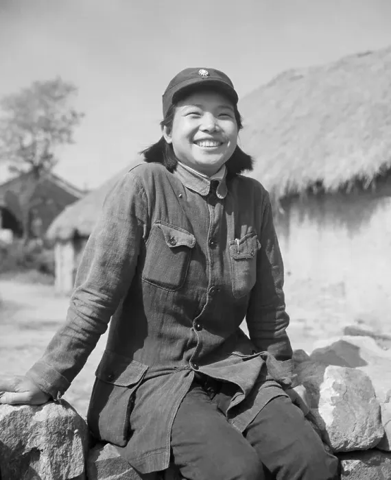 Framed Print : Chinese Woman Smiling, Seated Framed Print : Chinese Woman Smiling, Seated