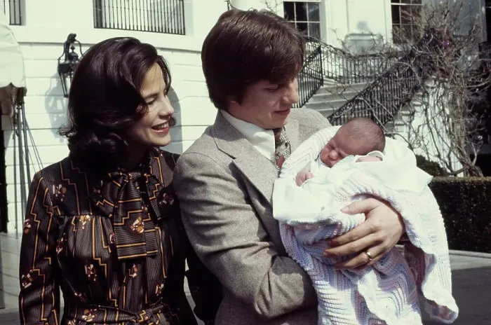 Framed Print : Chip And Caron Carter With Baby Son