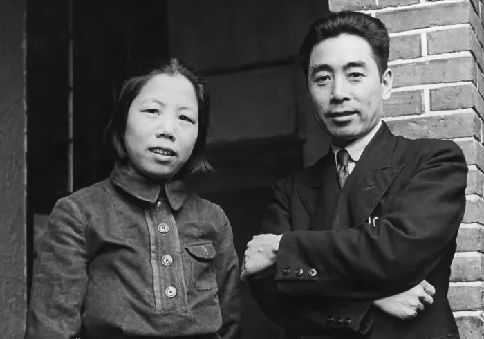 Framed Print : Chou En-Lai with Wife Framed Print : Chou En-Lai with Wife