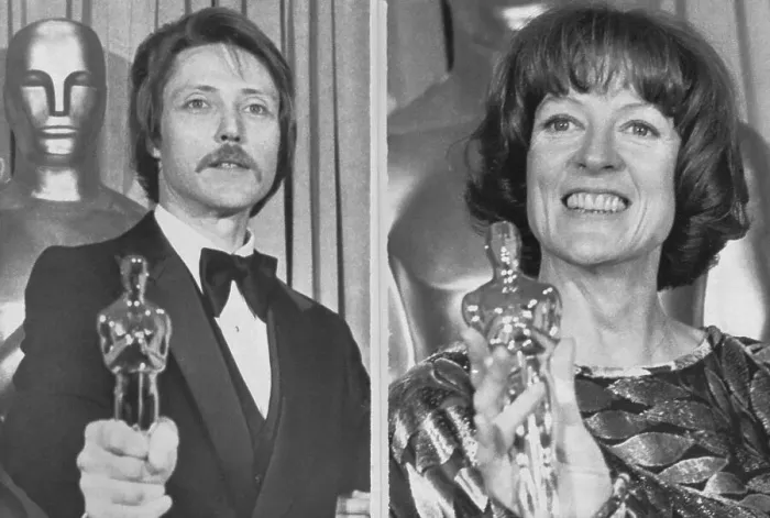 Framed Print : Christopher Walken and Maggie Smith Holding Oscars Framed Print : Christopher Walken and Maggie Smith Holding Oscars