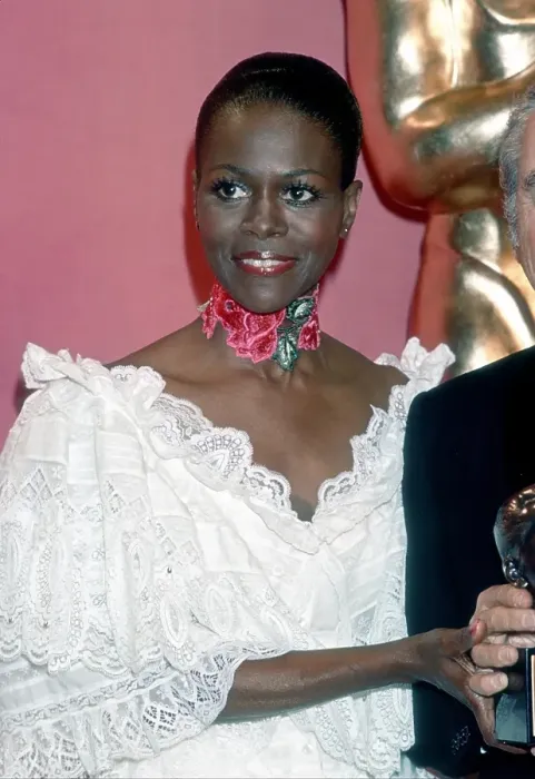 Framed Print : Cicely Tyson At The Oscars Framed Print : Cicely Tyson At The Oscars