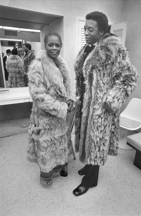 Framed Print : Cicely Tyson and Paul Winfield