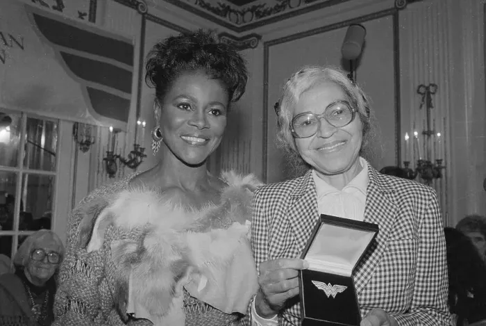Framed Print : Cicely Tyson and Rosa Parks Posing with Award Framed Print : Cicely Tyson and Rosa Parks Posing with Award