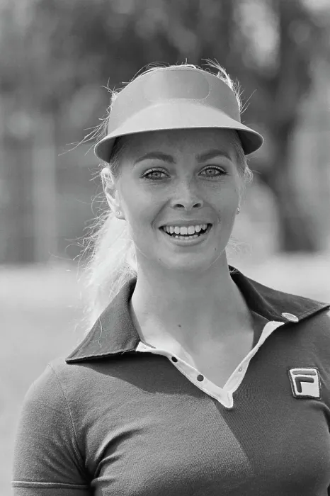 Framed Print : Cindy Cox. Golfer Cindy Cox USA, circa 1975 Framed Print : Cindy Cox. Golfer Cindy Cox USA, circa 1975