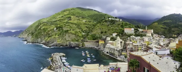 Framed Print : Cinque Terre coastline villages, La Spezia, Italy Framed Print : Cinque Terre coastline villages, La Spezia, Italy