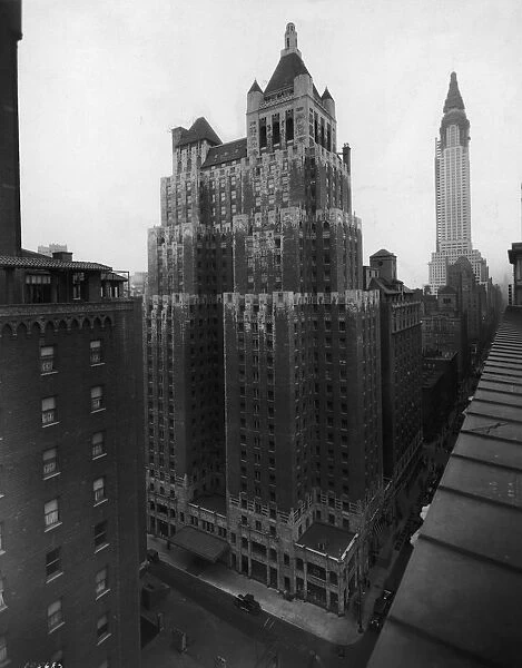 circa 1929: A high-angle view of the Lexington Hotel on Lexington Avenue