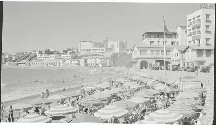Framed Print : Citizens at Beach Resort Framed Print : Citizens at Beach Resort