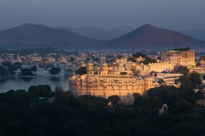 Framed Print : City palace of Udaipur in early morning time Framed Print : City palace of Udaipur in early morning time