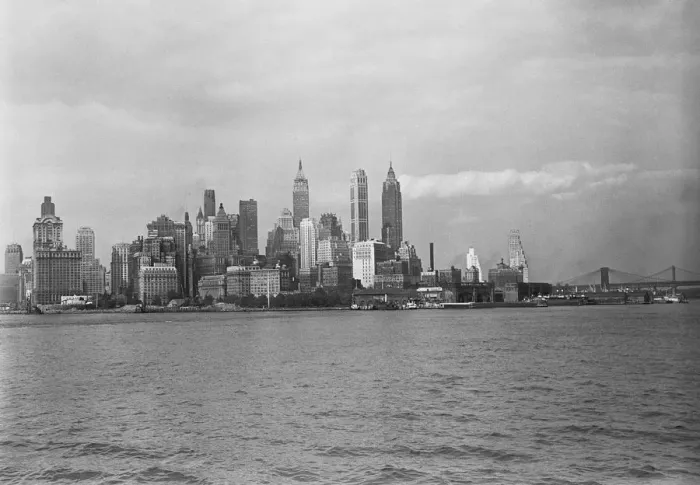 Framed Print : City skyline Framed Print : City skyline