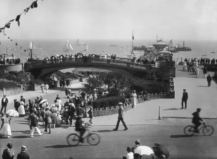 Framed Print : Clacton Seafront Framed Print : Clacton Seafront