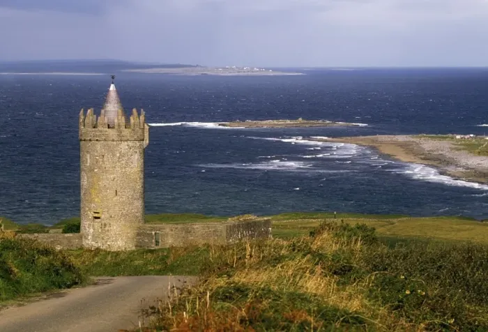 Framed Print : Co Clare, Doolin, Doonagore Castle, Ireland Framed Print : Co Clare, Doolin, Doonagore Castle, Ireland