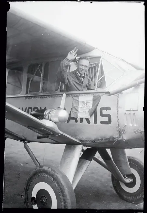 Framed Print : Clarence Chamberlain Waving from Cockpit