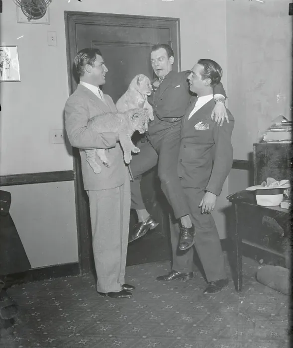 Framed Print : Clarence Crabbe with Frank Mitchell and Jack Durant