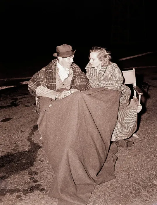 Framed Print : Clark Gable and Carole Lombard Chat in Cold Parking Lot Framed Print : Clark Gable and Carole Lombard Chat in Cold Parking Lot