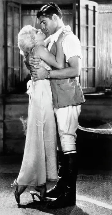 Framed Print : Clark Gable And Jean Harlow Embracing Framed Print : Clark Gable And Jean Harlow Embracing