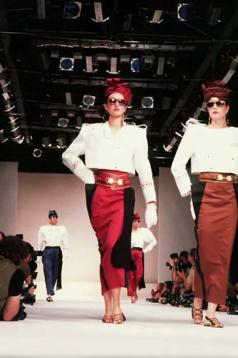 Framed Print : Claude Montana Spring-Summer 1984 Fashion Show Framed Print : Claude Montana Spring-Summer 1984 Fashion Show