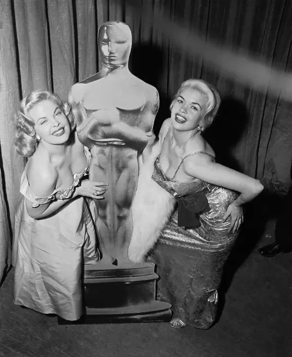Framed Print : Cleo Moore and Jayne Mansfield Framed Print : Cleo Moore and Jayne Mansfield