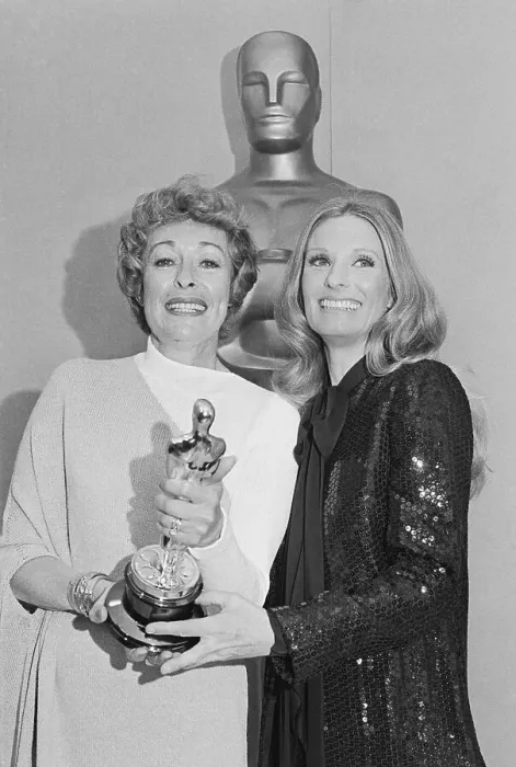 Framed Print : Cloris Leachman and Eileen Heckart Framed Print : Cloris Leachman and Eileen Heckart