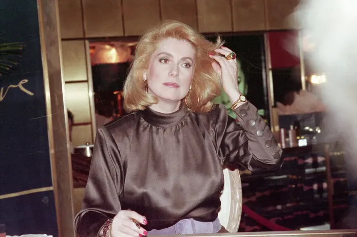 Framed Print : Close-Up Catherine Deneuve Hand in Hair Framed Print : Close-Up Catherine Deneuve Hand in Hair