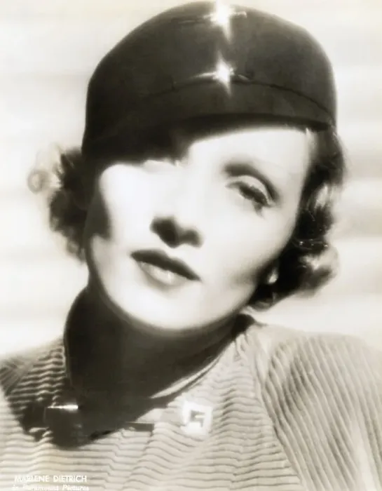 Framed Print : Close-up Marlene Dietrich Soft-Focus