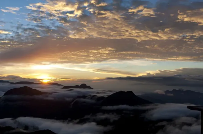 Framed Print : Cloudy sky, sunrise over the mountains, view from Adams Peak, Sri Pada, Zentrales Hochland, Dalhousie, Sri Lanka Framed Print : Cloudy sky, sunrise over the mountains, view from Adams Peak, Sri Pada, Zentrales Hochland, Dalhousie, Sri Lanka