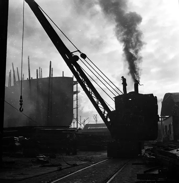 Framed Print : Clydeside Artist Framed Print : Clydeside Artist