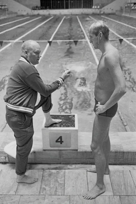 Framed Print : Coach Discussing Timing with Jed Graef