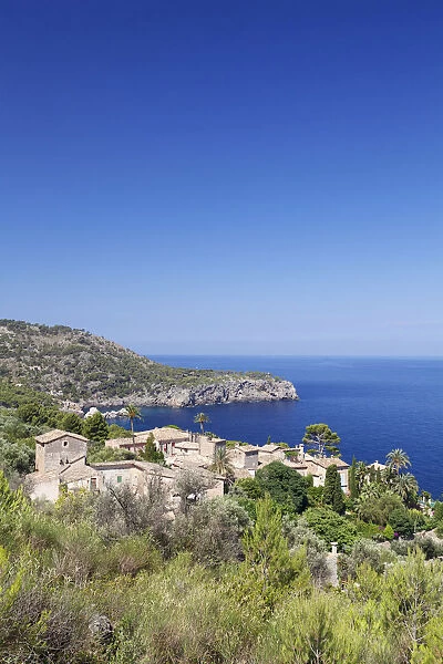 Coast, hamlet by the sea, Lluc Alcari, near Deia, Sierra de Tramuntana, west coast, Majorca, Balearic Islands, Spain