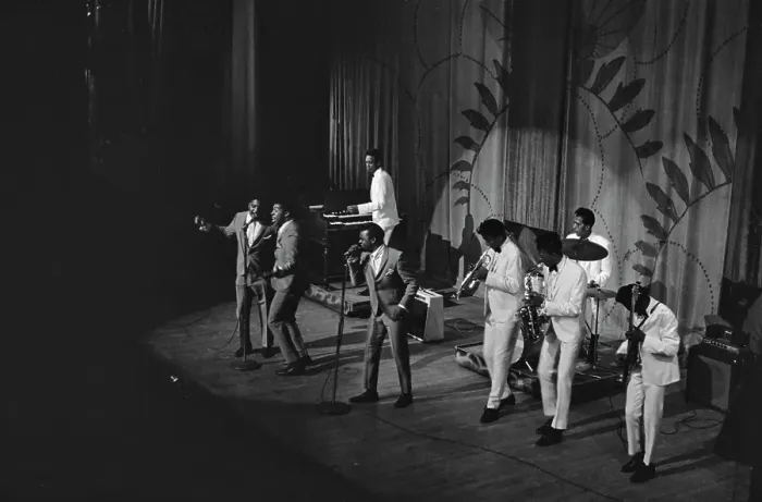 Framed Print : The Coasters Play The Apollo Framed Print : The Coasters Play The Apollo