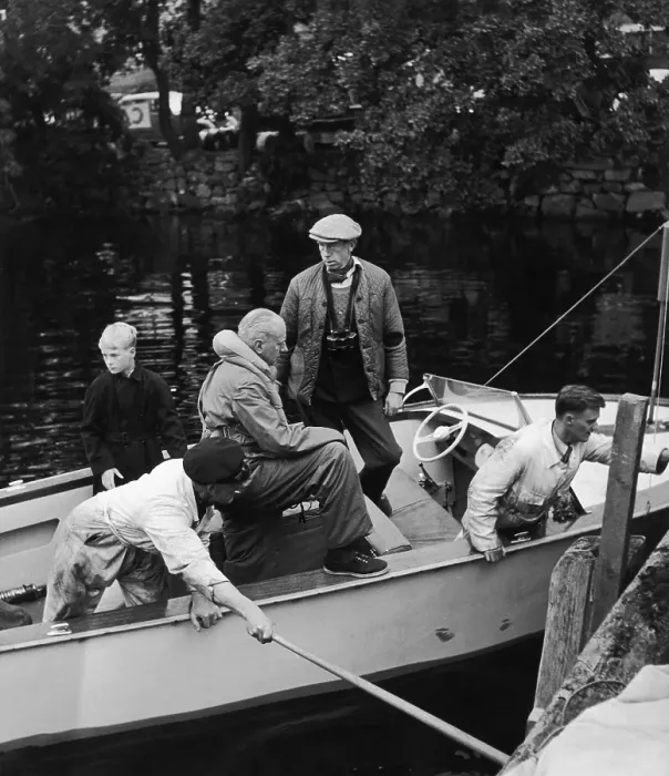 Framed Print : Cobb Returns From Survey Framed Print : Cobb Returns From Survey