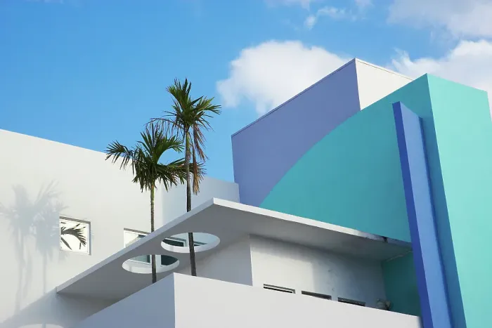 Framed Print : Colorful art deco building in Miami, Florida Framed Print : Colorful art deco building in Miami, Florida