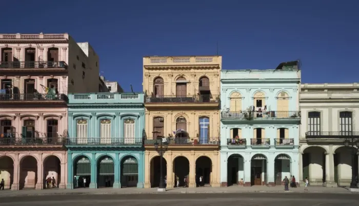 Framed Print : Colorful tropical buildings in old Havana