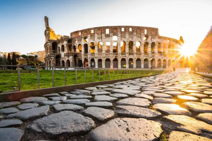 Framed Print : The Colosseum at sunrise in Rome, Italy Framed Print : The Colosseum at sunrise in Rome, Italy