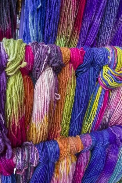 Colourful wool, Chile