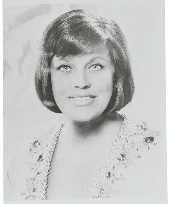 : Comedian Kay Ballard Smiling : Comedian Kay Ballard Smiling