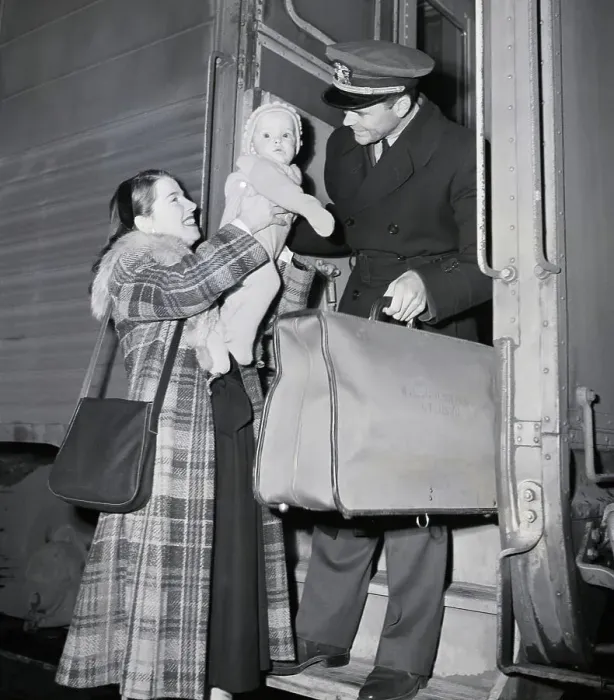 Framed Print : Commander Meeting Son On Train;1St Time Framed Print : Commander Meeting Son On Train;1St Time