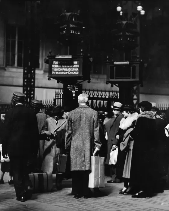 Framed Print : Commuters Wait For Train At Penn Station Framed Print : Commuters Wait For Train At Penn Station