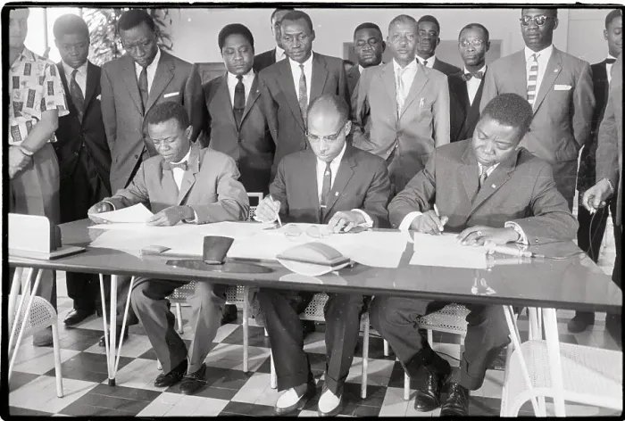 Framed Print : Congolese Leaders Sign Joint Agreement Framed Print : Congolese Leaders Sign Joint Agreement
