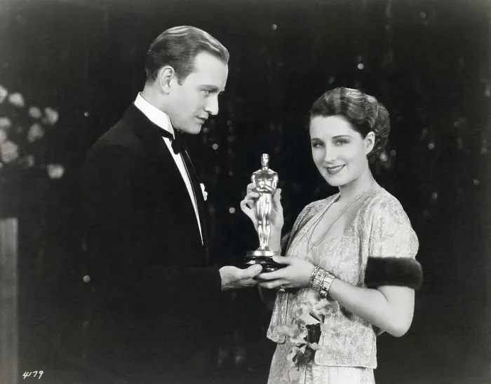 Framed Print : Conrad Nagel Presents Oscar to Norma Shearer Framed Print : Conrad Nagel Presents Oscar to Norma Shearer