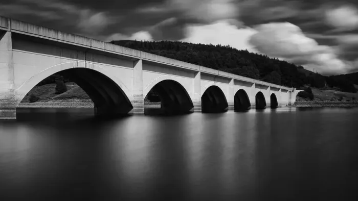 Framed Print : Contrasting Ladybower Framed Print : Contrasting Ladybower
