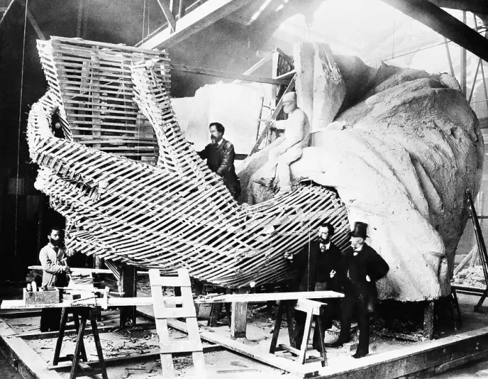 Framed Print : The Contruction of the Hand Section of the Statue of Liberty Framed Print : The Contruction of the Hand Section of the Statue of Liberty