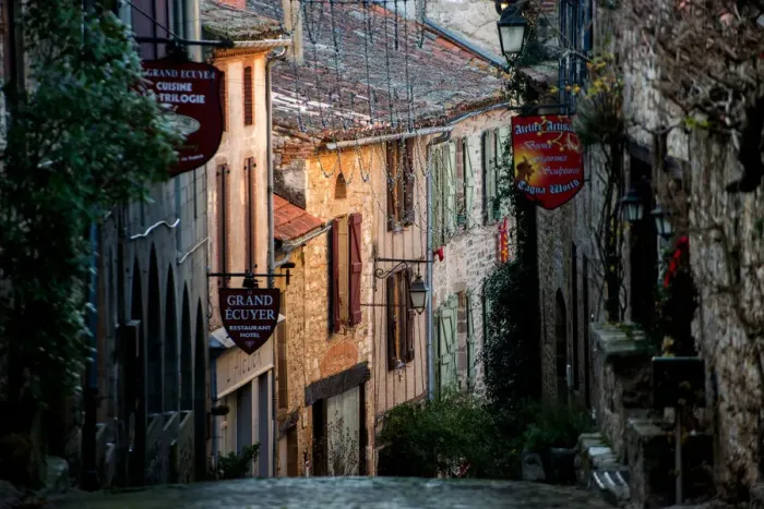 Framed Print : Cordes-sur-Ciel Framed Print : Cordes-sur-Ciel