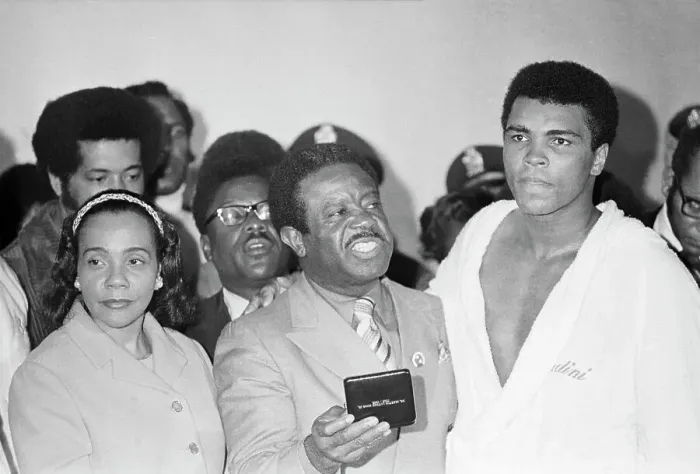 Framed Print : Coretta Scott King and Dr. Ralph Abernathy with Muhammad Ali Framed Print : Coretta Scott King and Dr. Ralph Abernathy with Muhammad Ali