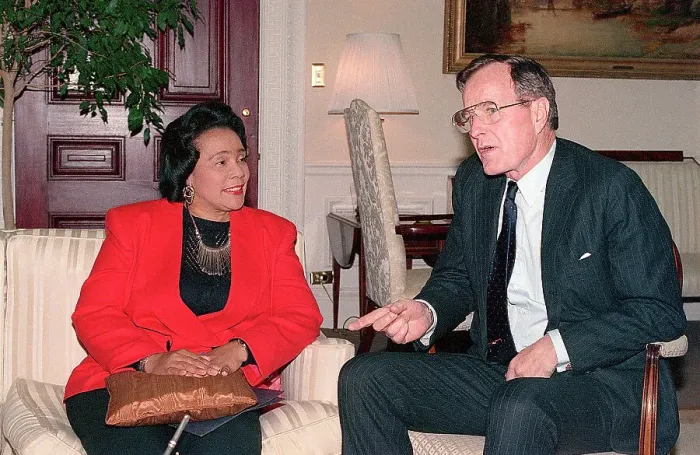 Framed Print : Coretta Scott King and George Bush Framed Print : Coretta Scott King and George Bush