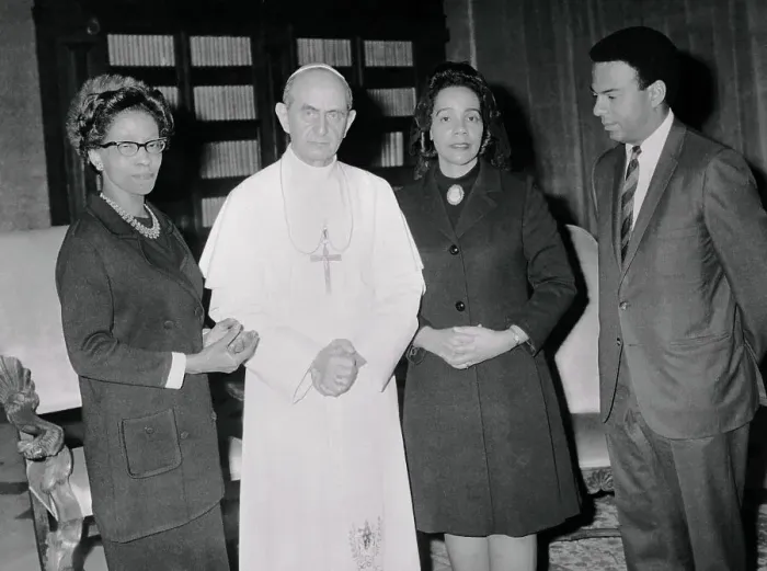 Framed Print : Coretta Scott King Visiting Pope Paul VI Framed Print : Coretta Scott King Visiting Pope Paul VI